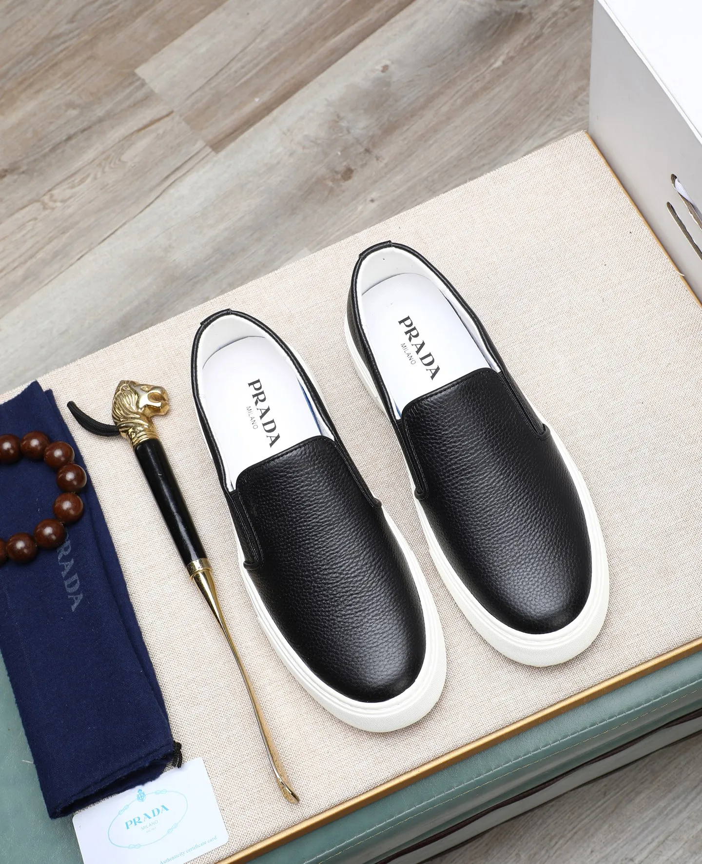 Men's men's shoes💰440🌹🌹[PRADA—Prada] latest model🙈original replica! 👟👟👟Available here. The workmanship is top-notch. The upper is made of Italian 🇮🇹Imported calfskin. ❗️Breathable genuine leather lining @Suitable for travel. The original version has an enlarged engraved sole, making it suitable for all kinds of travels, showing low-key luxury. Let quality speak for itself. Color: Size: 38-44